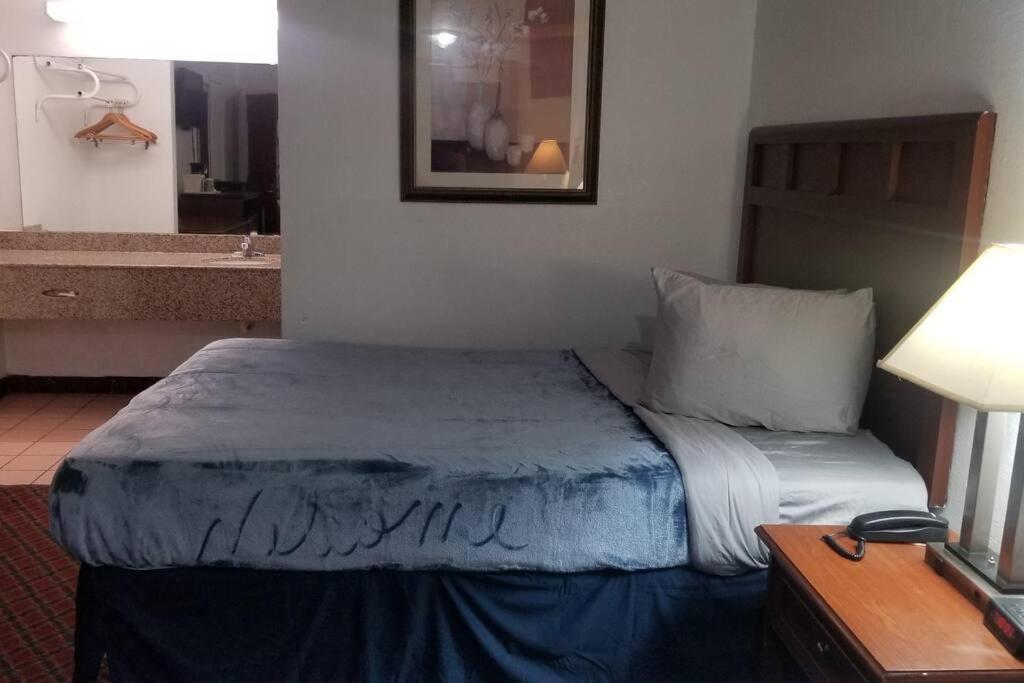 Osu Queen Hotel Room 118 Booking Stillwater Exterior foto